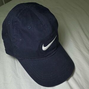 NWOT - NIKE Child Baseball Cap Dark Blue with white Logo